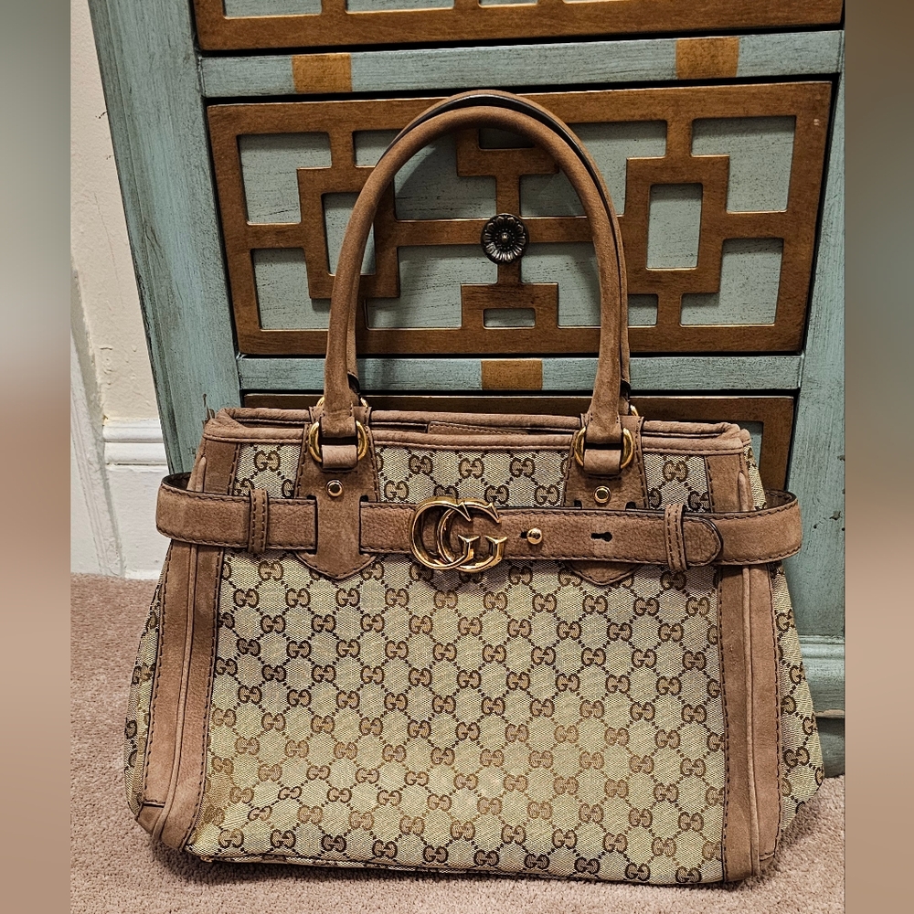 100% Authentic Gucci Running Tote Gg - image 1